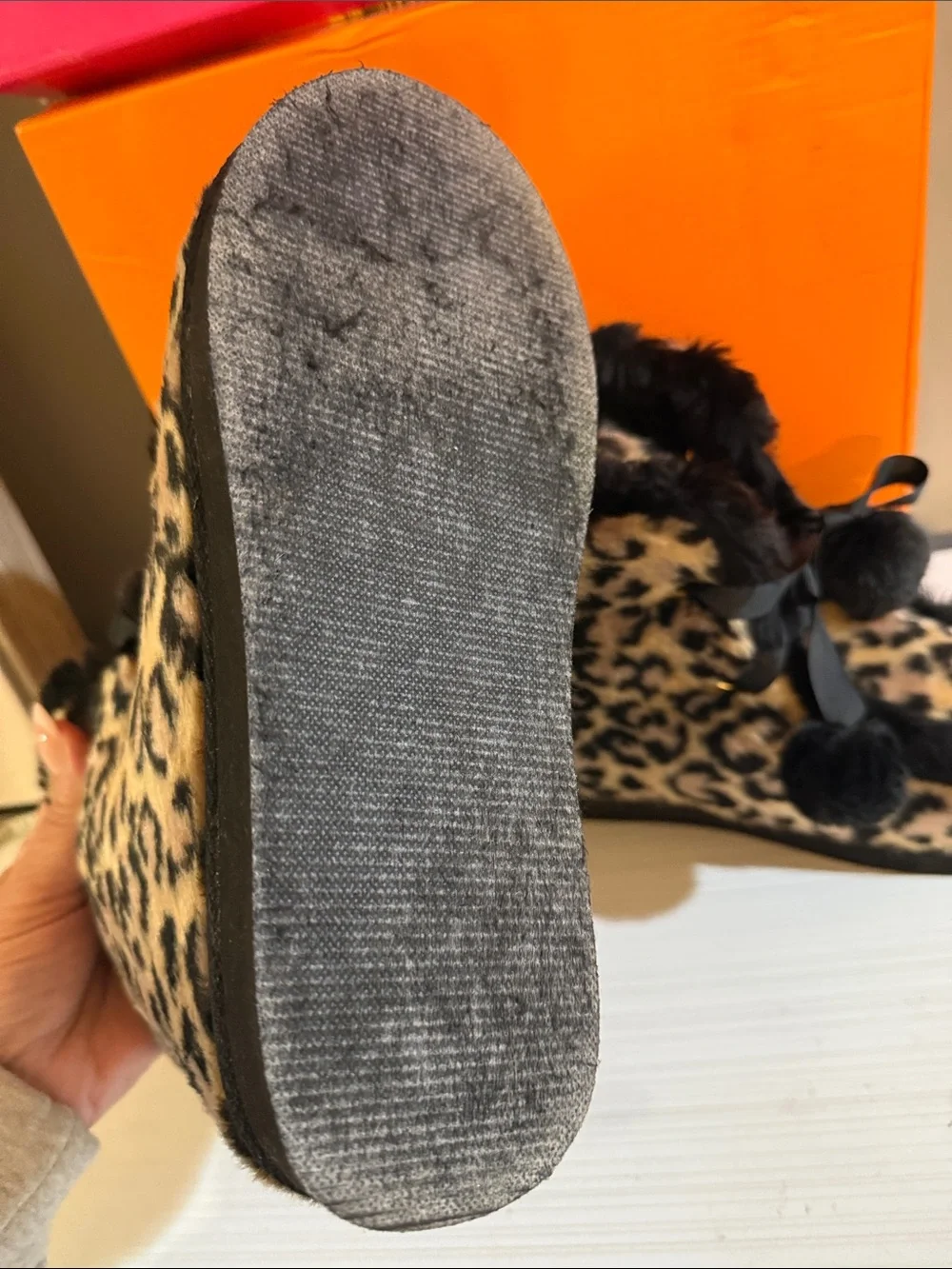 Kate Spade leopard print faux fur slippers size 8